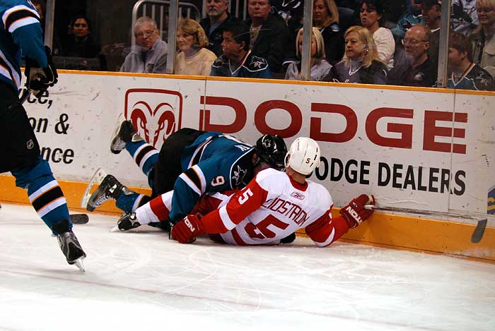 sharks_detroit19