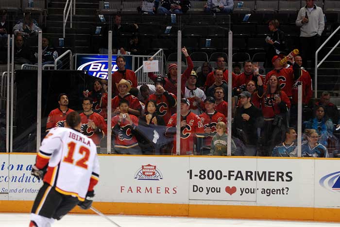 7sharks_flames_fans6